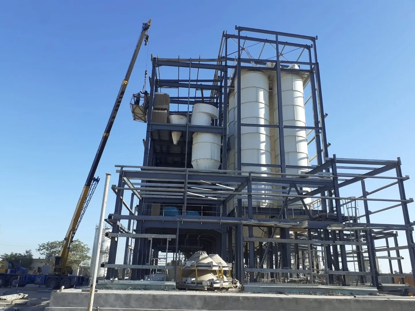 Steel chassis erection on site