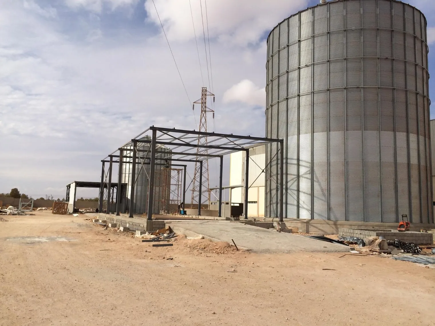 Galvanised grain silo