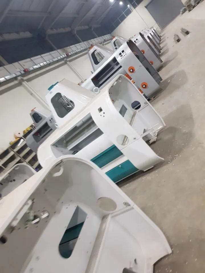 Roller mill housings